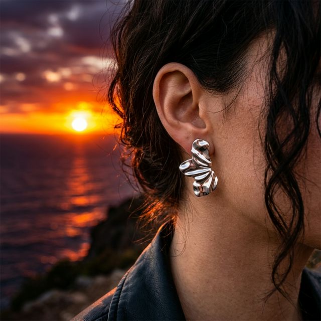 Boucles d'Oreilles Grande Demi Fleur Argentées