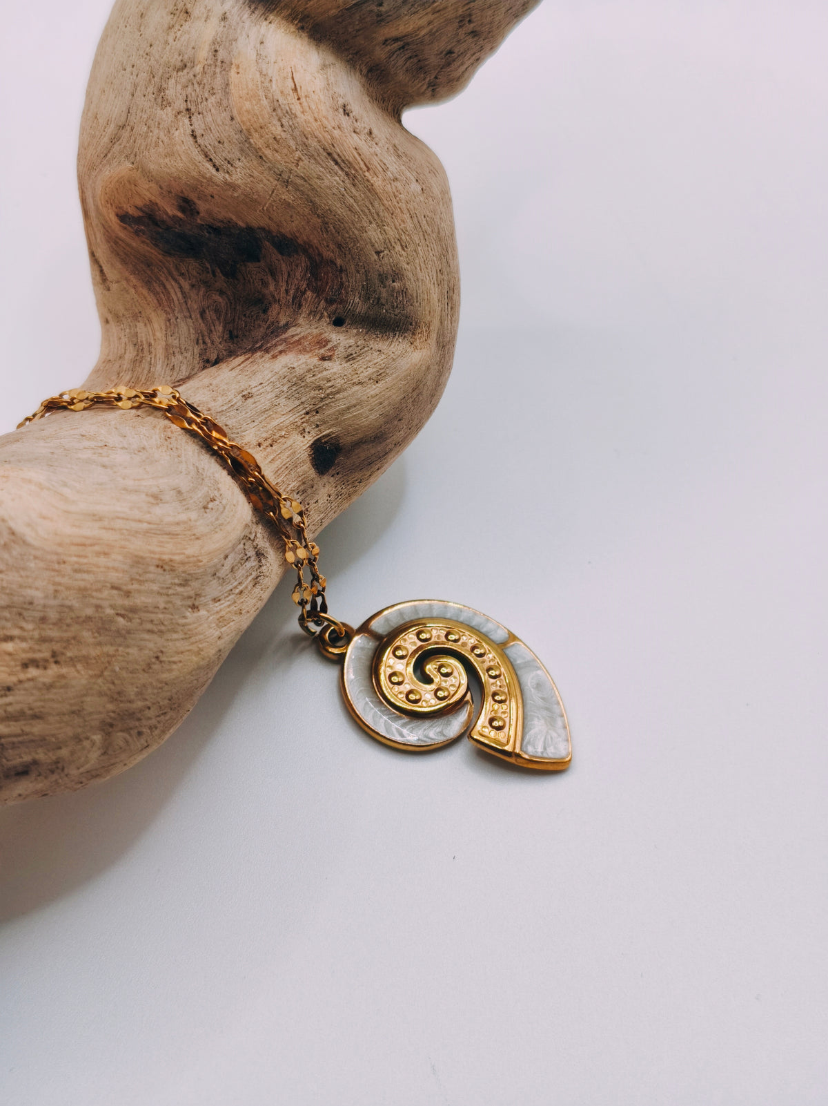 Collier Conque