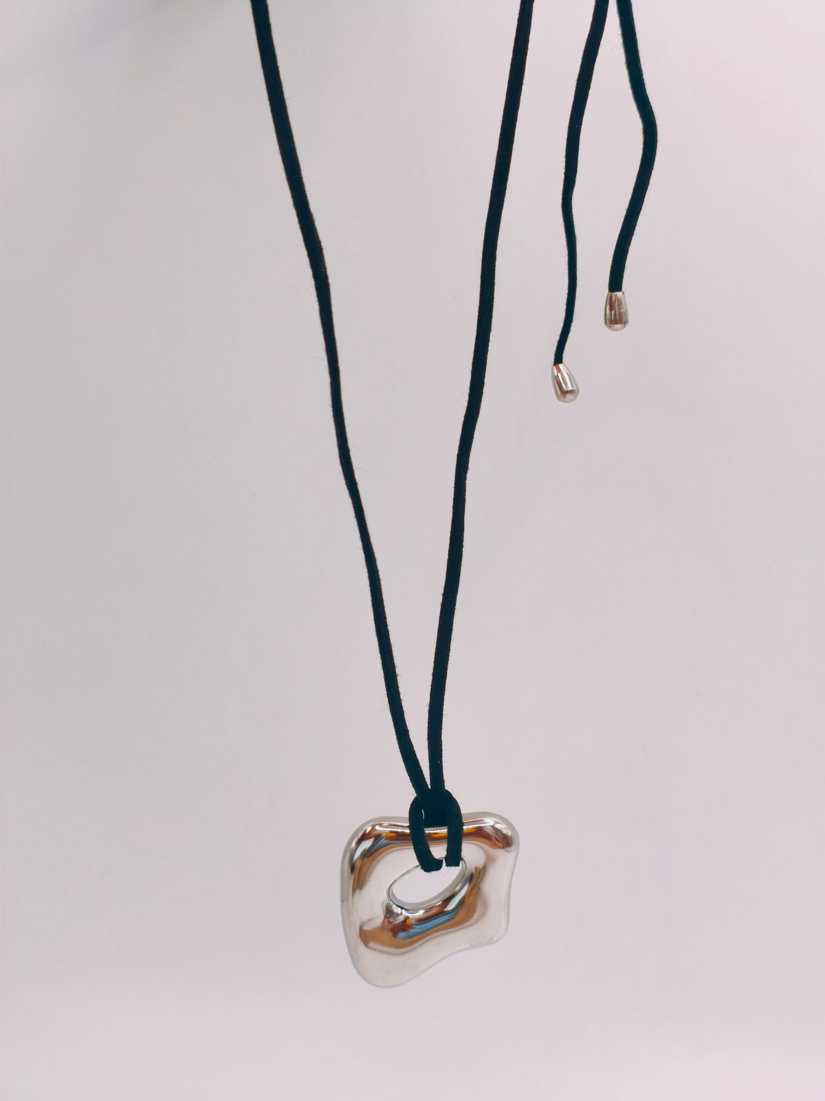 Collier Galet Argenté à lacet