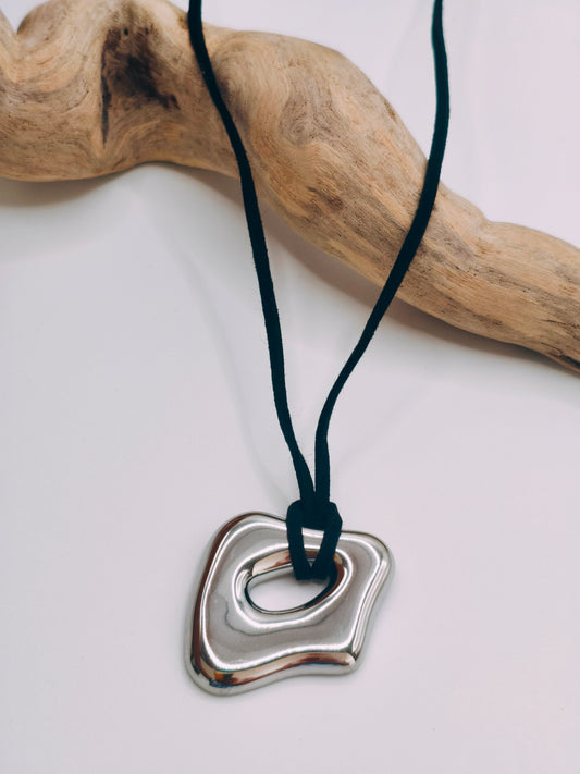 Collier Galet Argenté à lacet