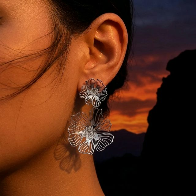 Boucles d'Oreilles Fleur Nervurée Argentées